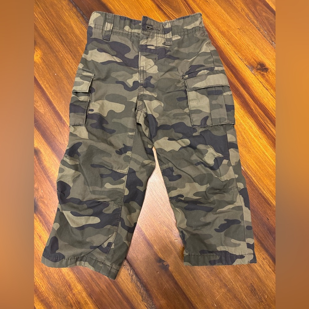 Gap cozy camo cargo pants
